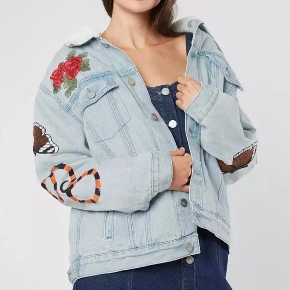 Kendall & Kylie Light Blue Denim Jacket with Embroidery size medium